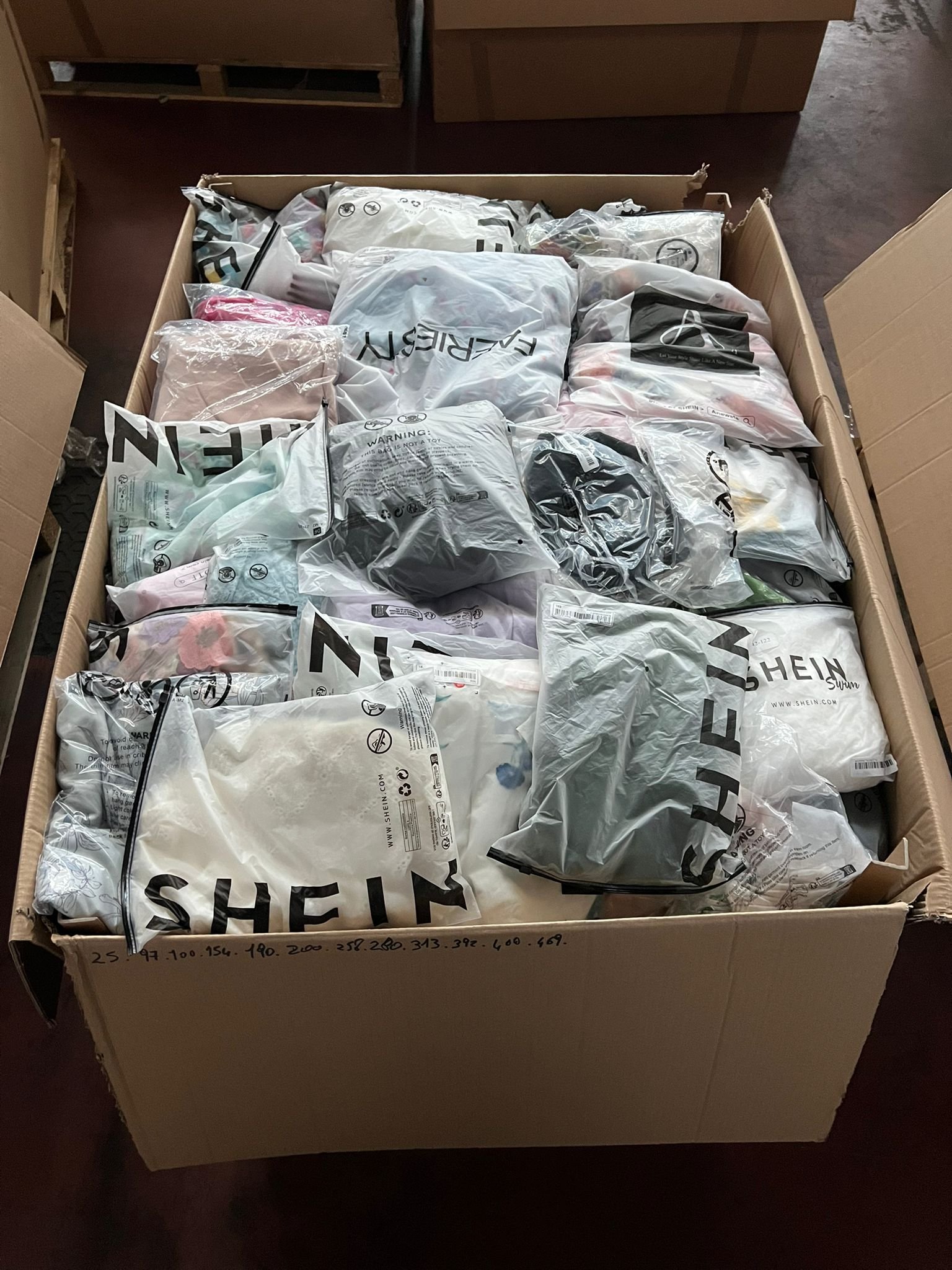 SHEIN Clothes pallet