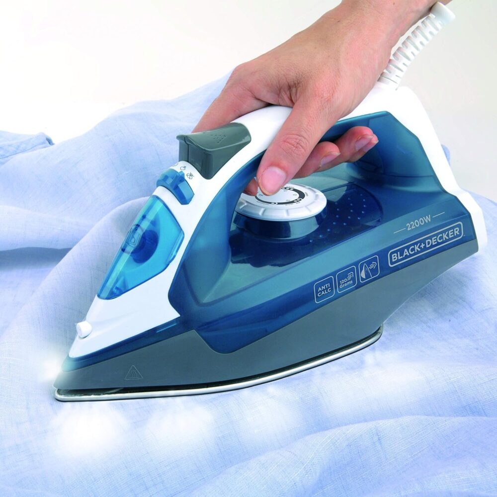 Ferro da stiro BLACK&DECKER Piastra in acciaio inox 2200 Watt colore Blu cod: BXIR2200E - Image 3